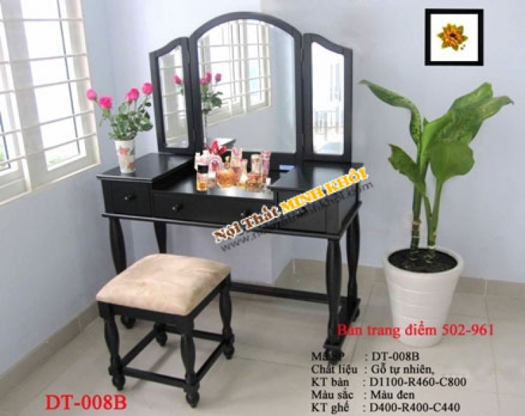 bàn trang diềm màu đen