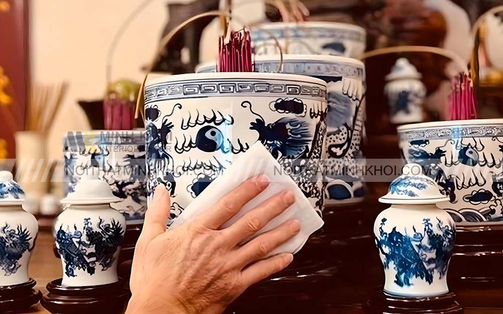 Bát hương cần sắp xếp phù hợp