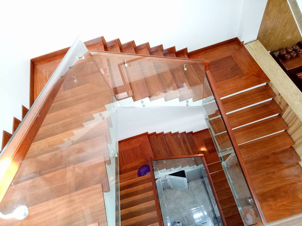 Thi Công Cầu Thang Gỗ Tự Nhiên