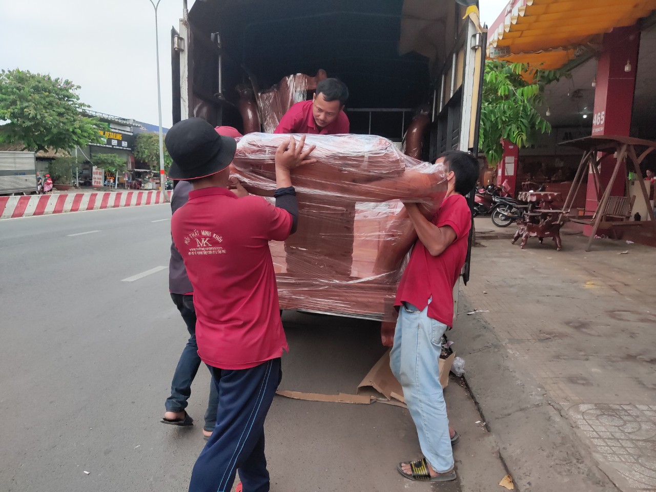 Nội thất Minh Khôi – địa điểm cung cấp bàn làm việc đạt chuẩn