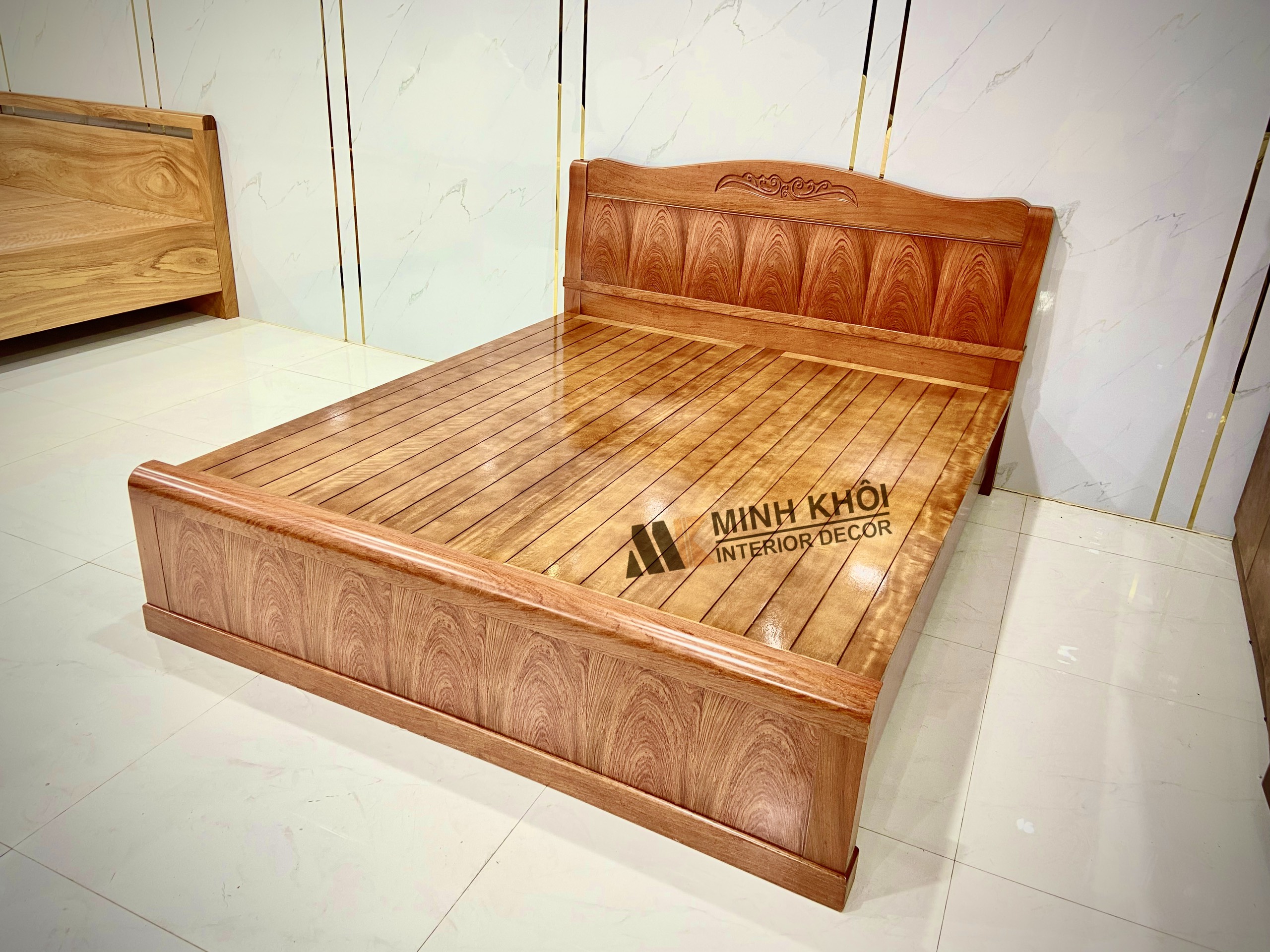 Giường ngủ gỗ hương đá 1m8 - GN1047
