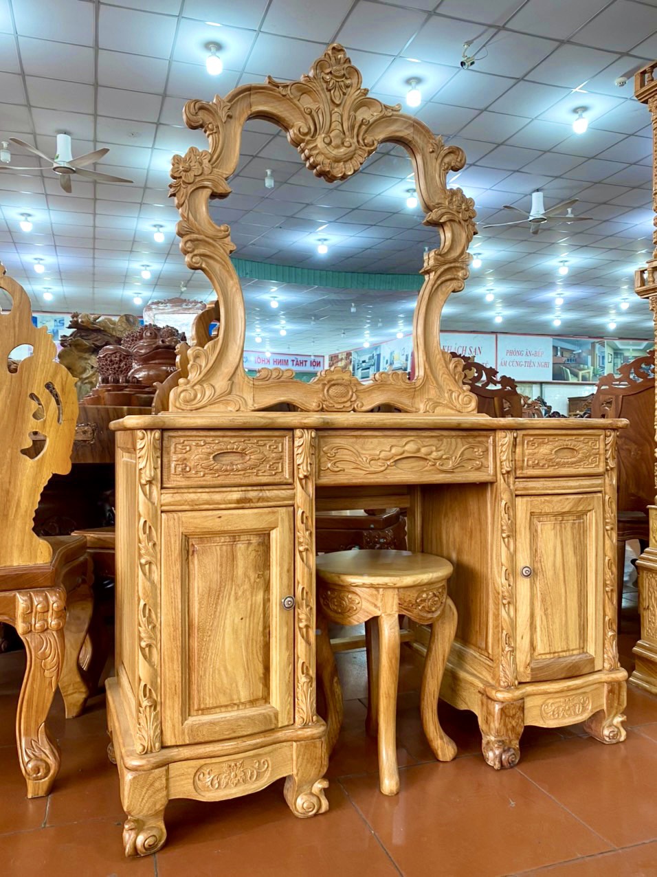 Bàn trang điểm gỗ gõ đỏ - BTD1010