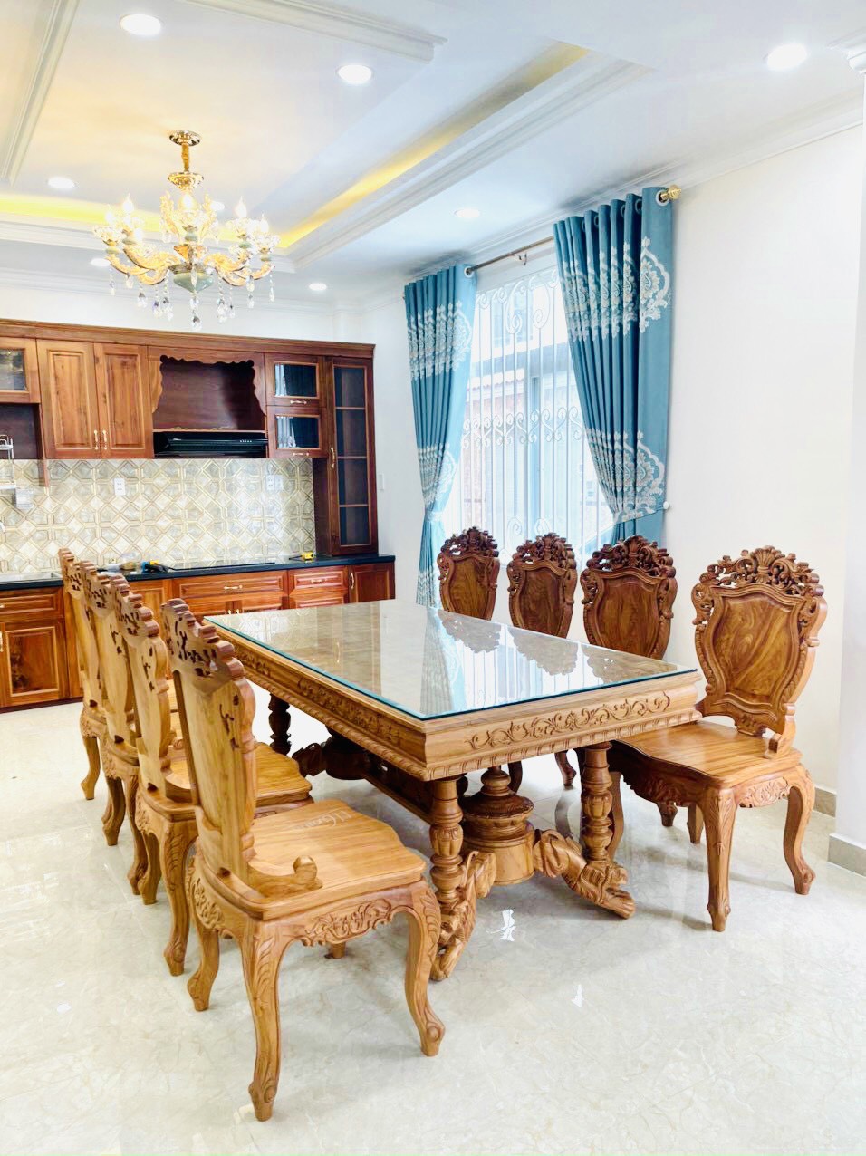 Bàn ăn gỗ gõ đỏ cao cấp - BA1042