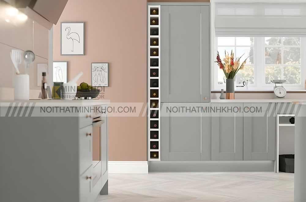 Tủ bếp màu xám kết hợp tủ rượu nhỏ gọn