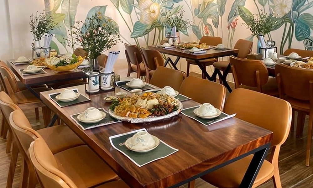 Bàn ăn nhà hàng gỗ tự nhiên