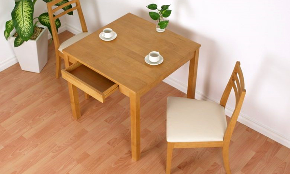 Bàn ăn dạng hình vuôn đẹp