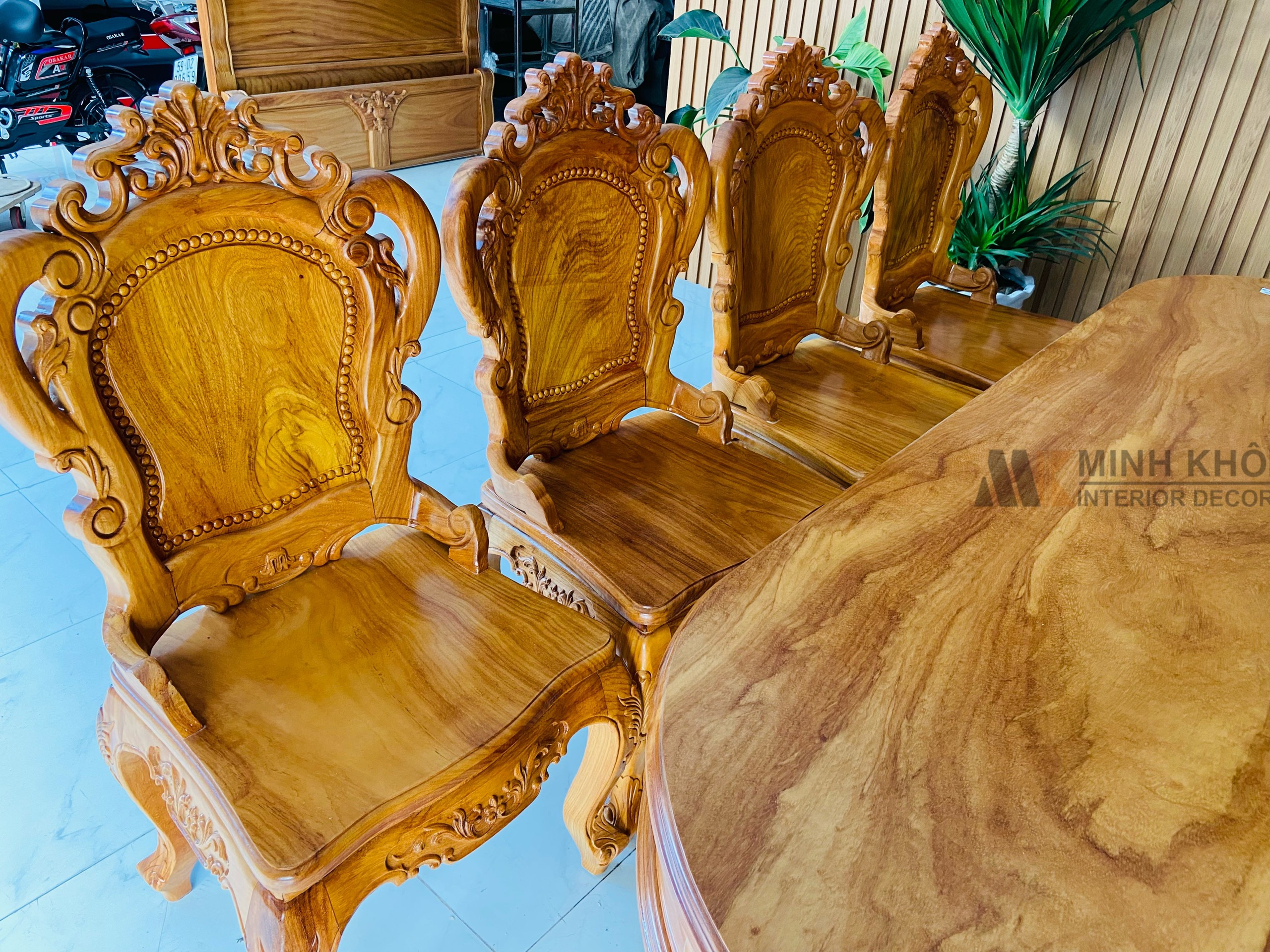 Bàn Ghế Ăn Gõ Đỏ Mặt Liền 8 Ghế Cao Cấp - BA1005