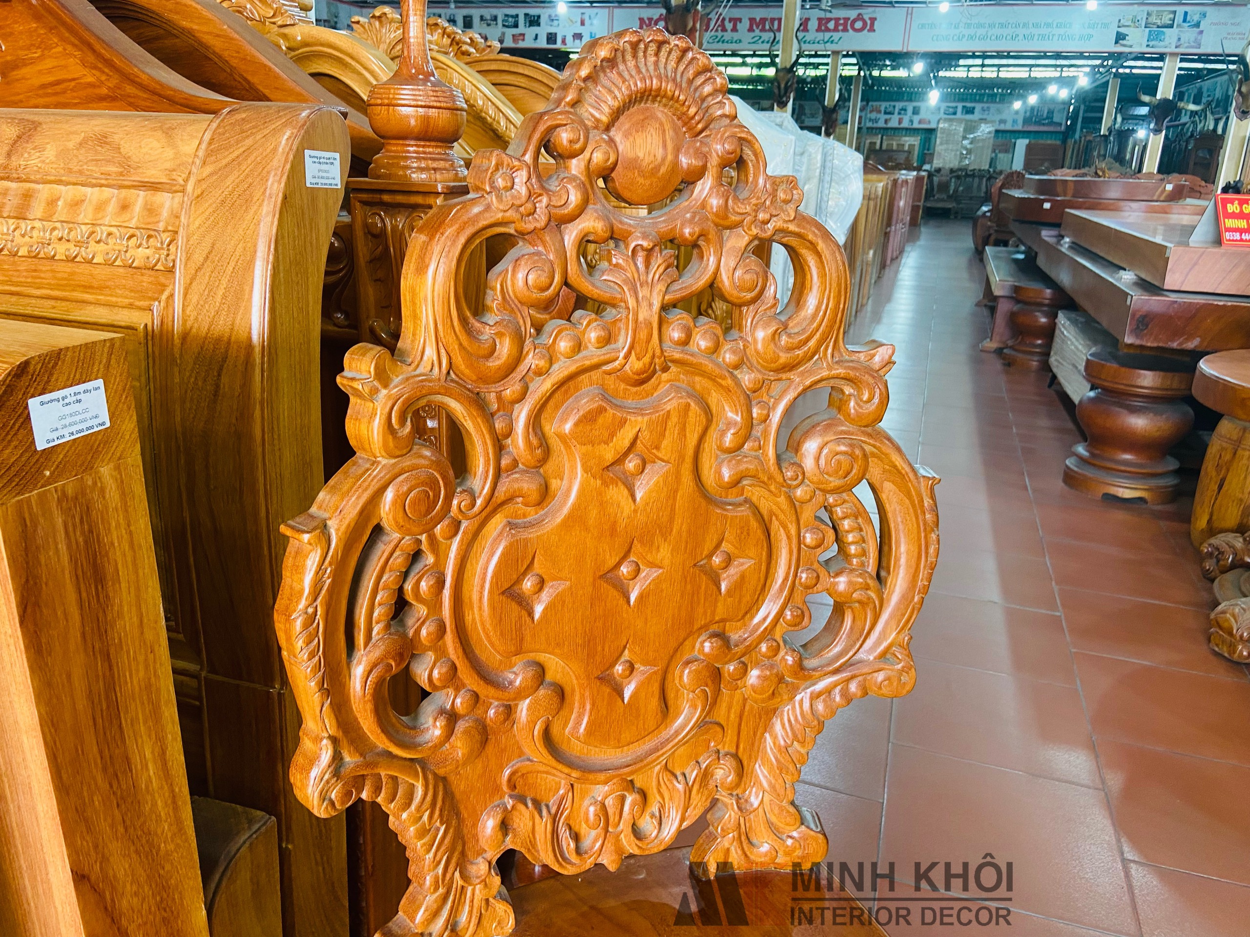 Bàn Ghế Ăn Nguyên Khối Gõ Đỏ 12 Ghế Cao Cấp - BA1015