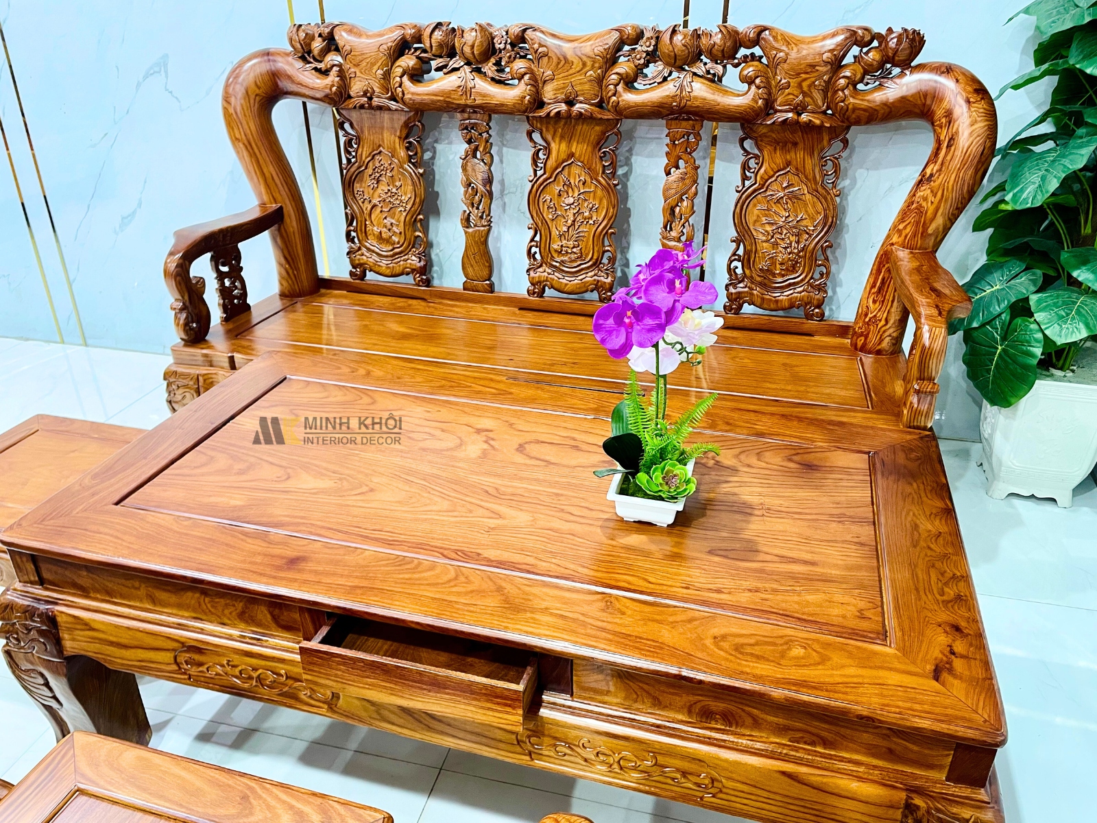 Bàn Ghế Gỗ Hương Vân Tay 14 Chạm Đào - SL992