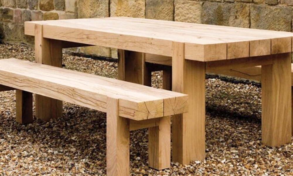 Bàn ghế gỗ nguyên khối ngoài trời