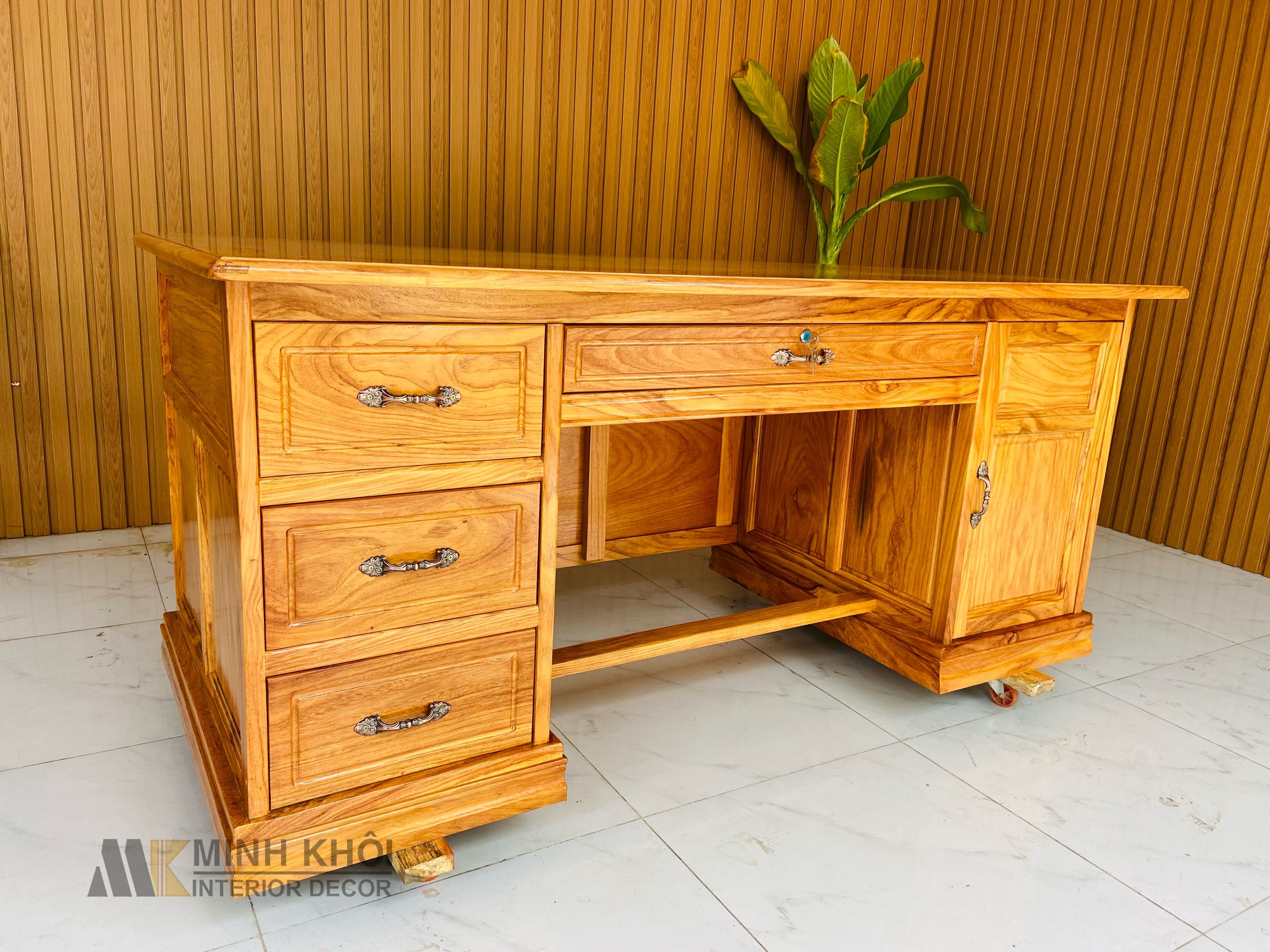 Bàn làm việc gỗ đỏ 1m8 – BLV907