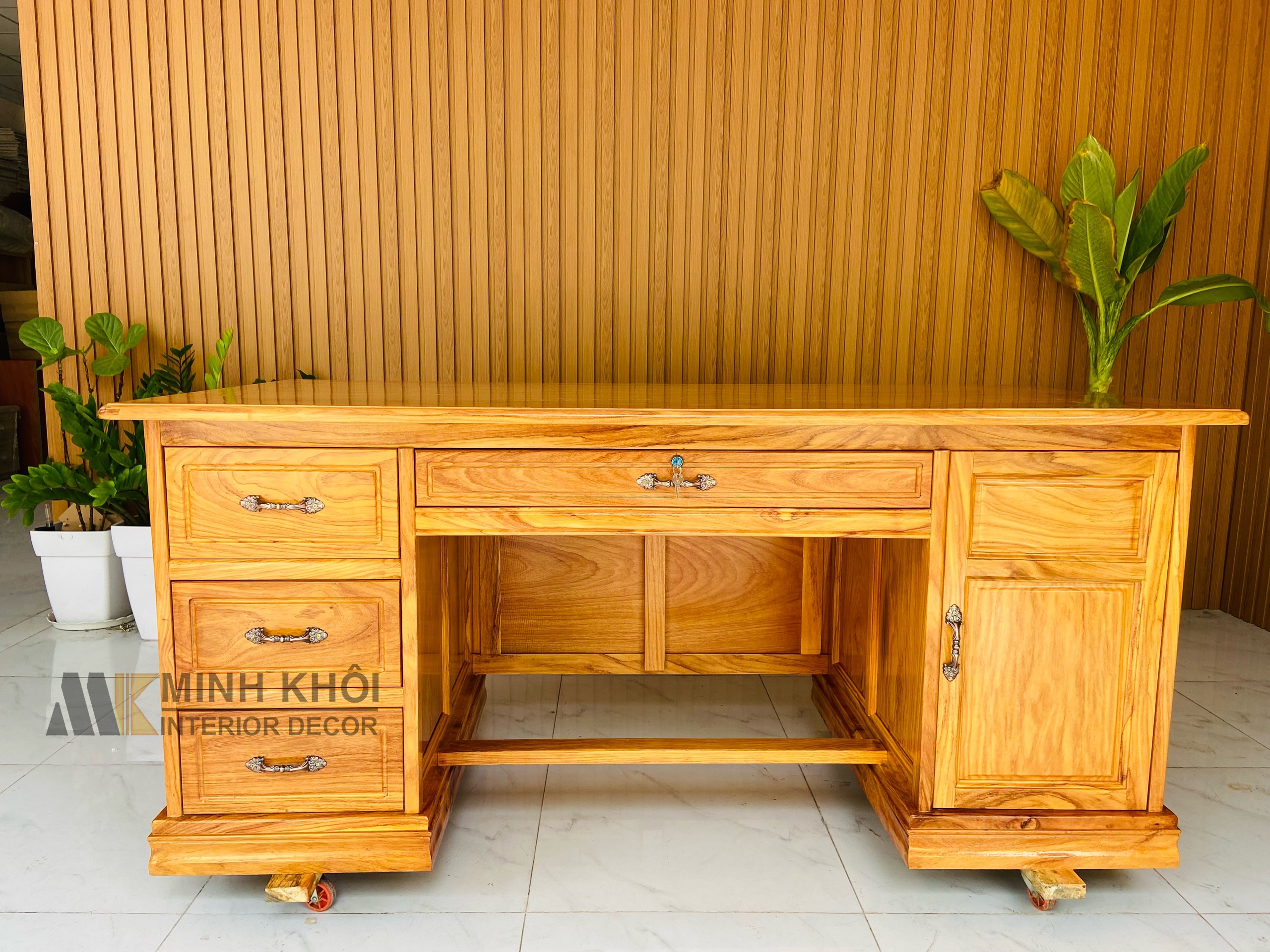 Bàn làm việc gỗ đỏ 1m8 – BLV907