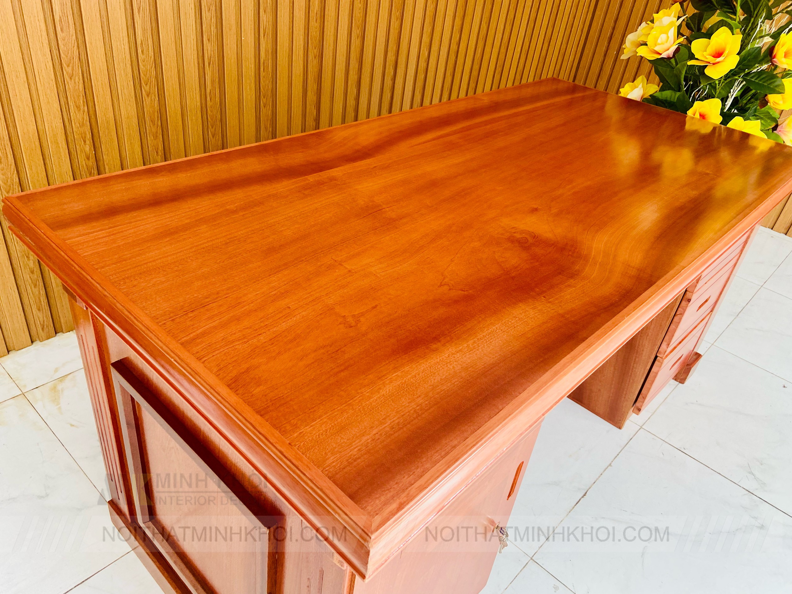 Bàn làm việc gỗ xoan đào 1m6 - BLV909