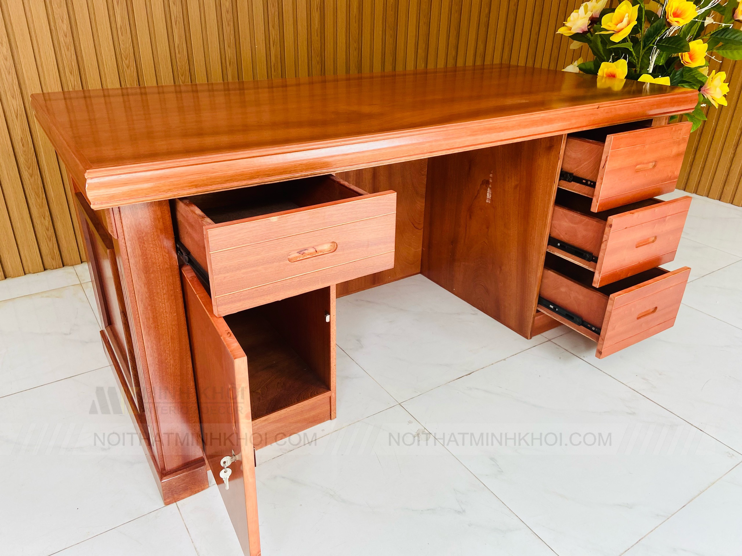 Bàn làm việc gỗ xoan đào 1m6 - BLV909