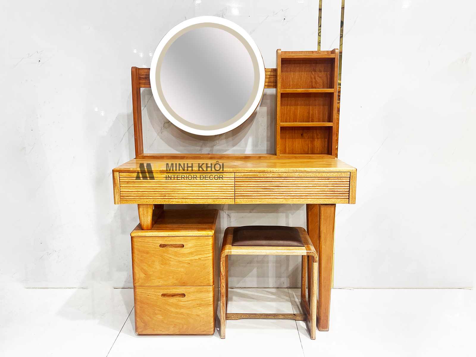 ban-phan-go-do-tien-loi-guong-cam-ung-btd929