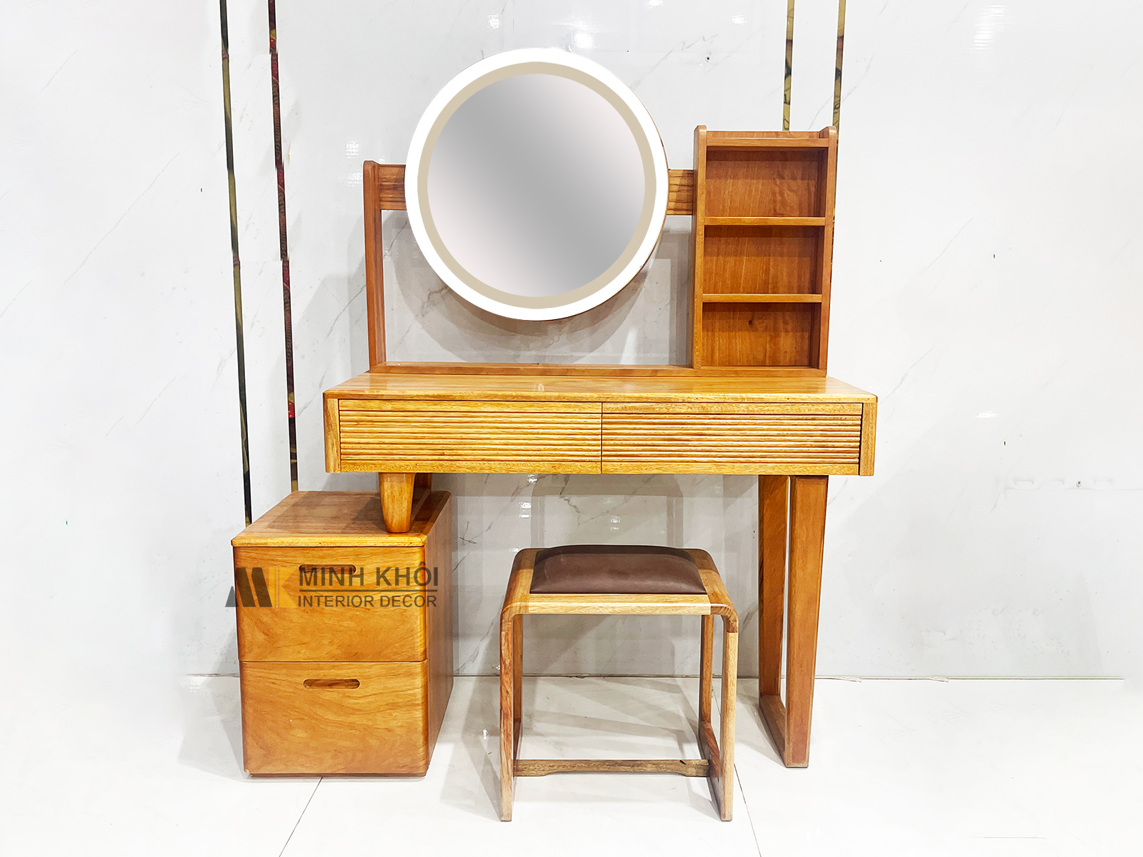 ban-phan-go-do-tien-loi-guong-cam-ung-btd929