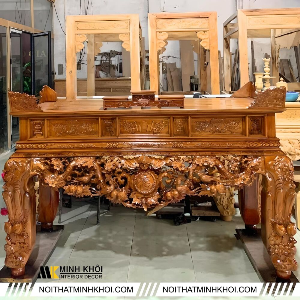 Bàn thờ án gian cao cấp với những họa tiết hoa văn đẹp mắt