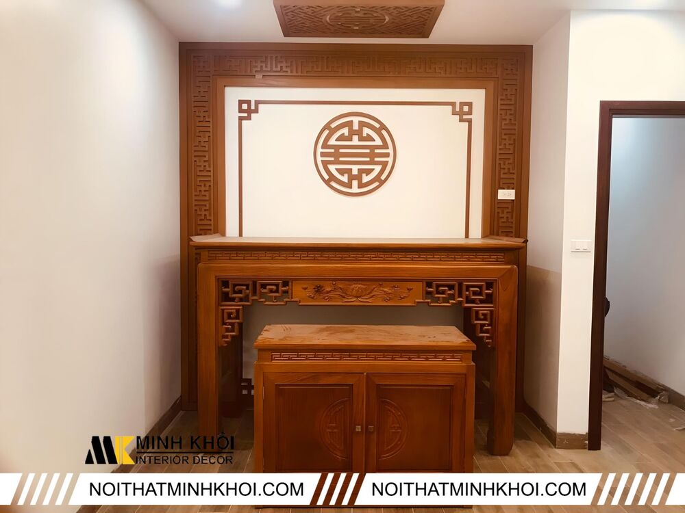 Bàn thờ án gian đơn giản đi kèm tủ thờ nhỏ