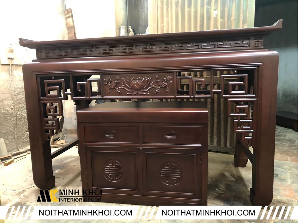 Bàn thờ gỗ sồi chạm sen tinh túy, thanh khiết và đẹp mắt