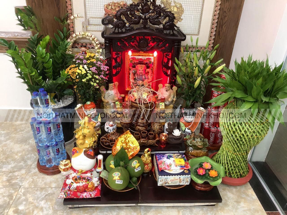 Bàn thờ thần tài thắp mấy nén hương thì phù hợp