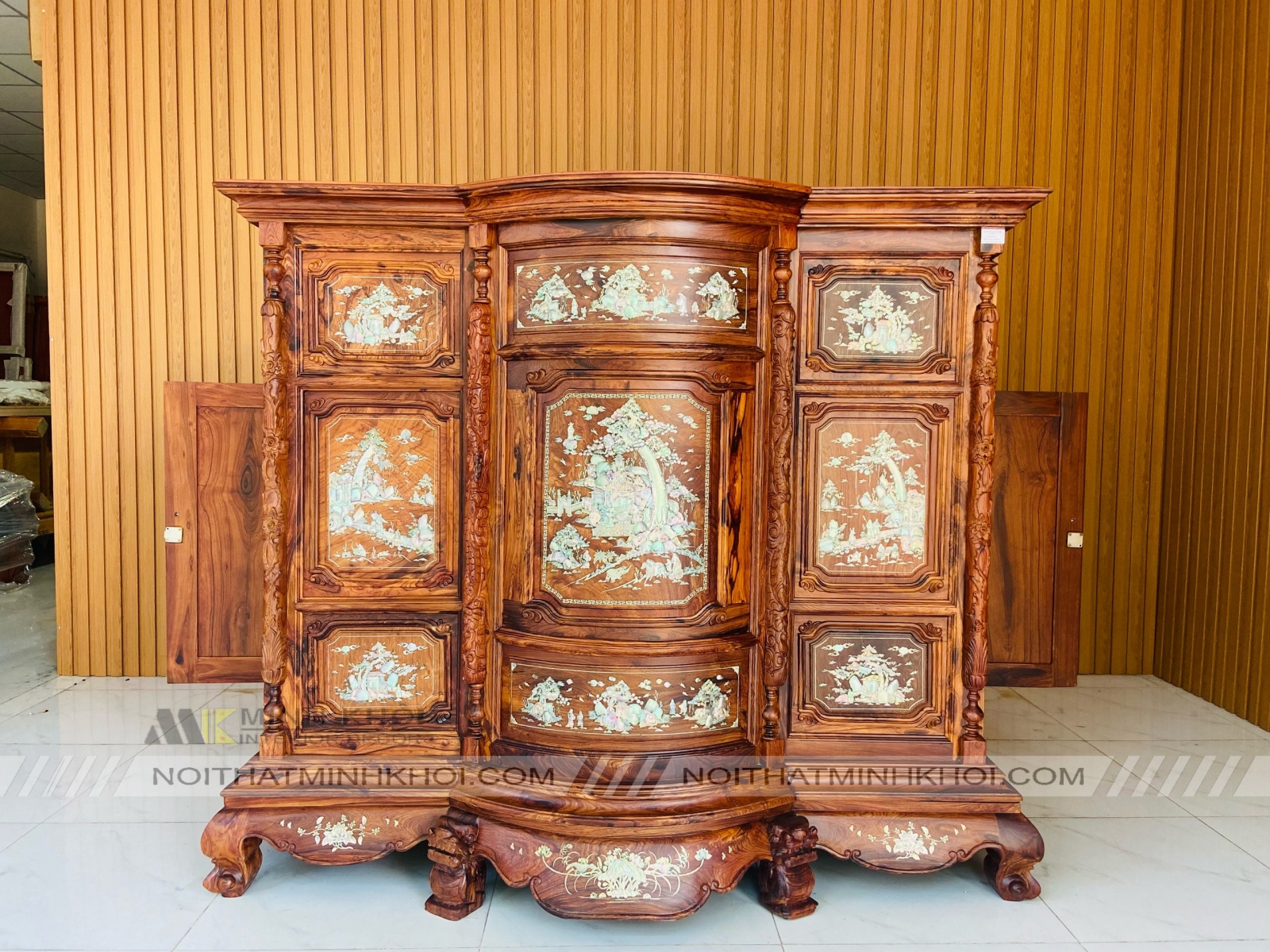 Tủ Thờ Cẩm Lai Mặt Cong Cao Cấp 1m75 - TT204