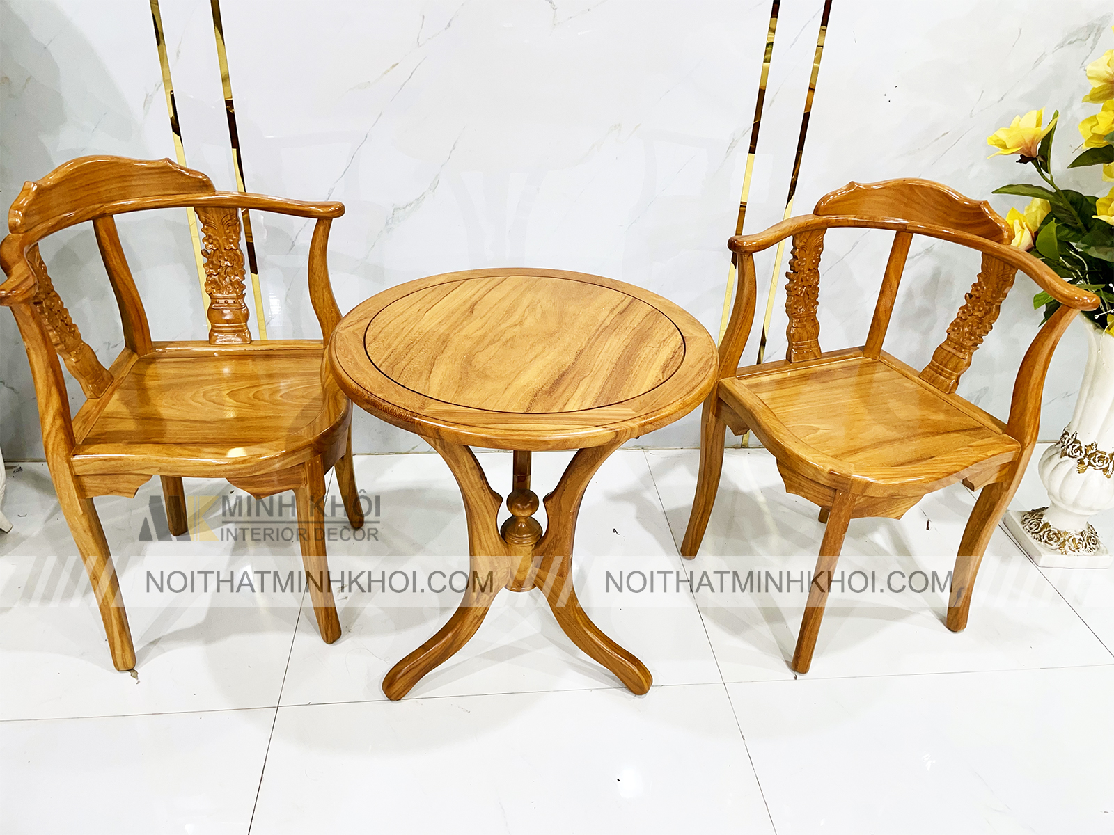 Bàn Trà Gỗ Gõ Đỏ Mặt Tròn 2 Ghế Đẹp - BTR205