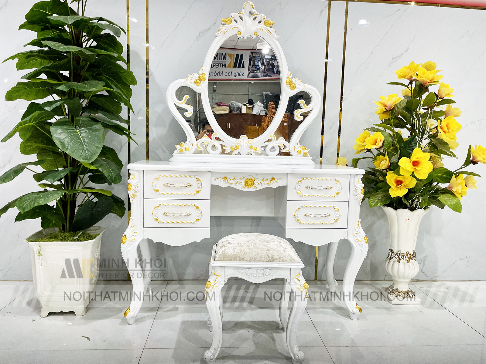 Bàn Trang Điểm Cổ Điển Màu Trắng - BTD906