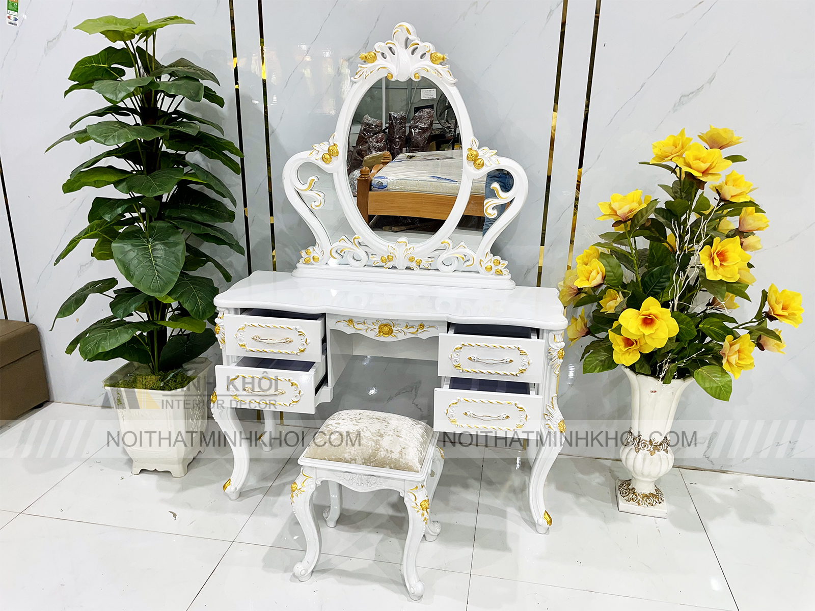 Bàn Trang Điểm Cổ Điển Màu Trắng - BTD906