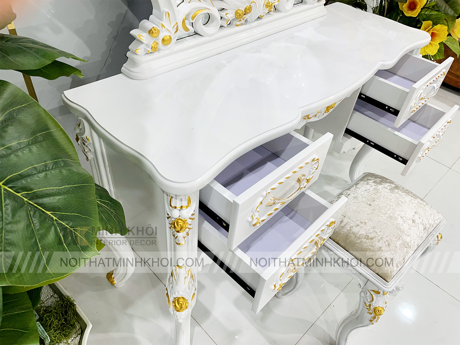 Bàn Trang Điểm Cổ Điển Màu Trắng - BTD906