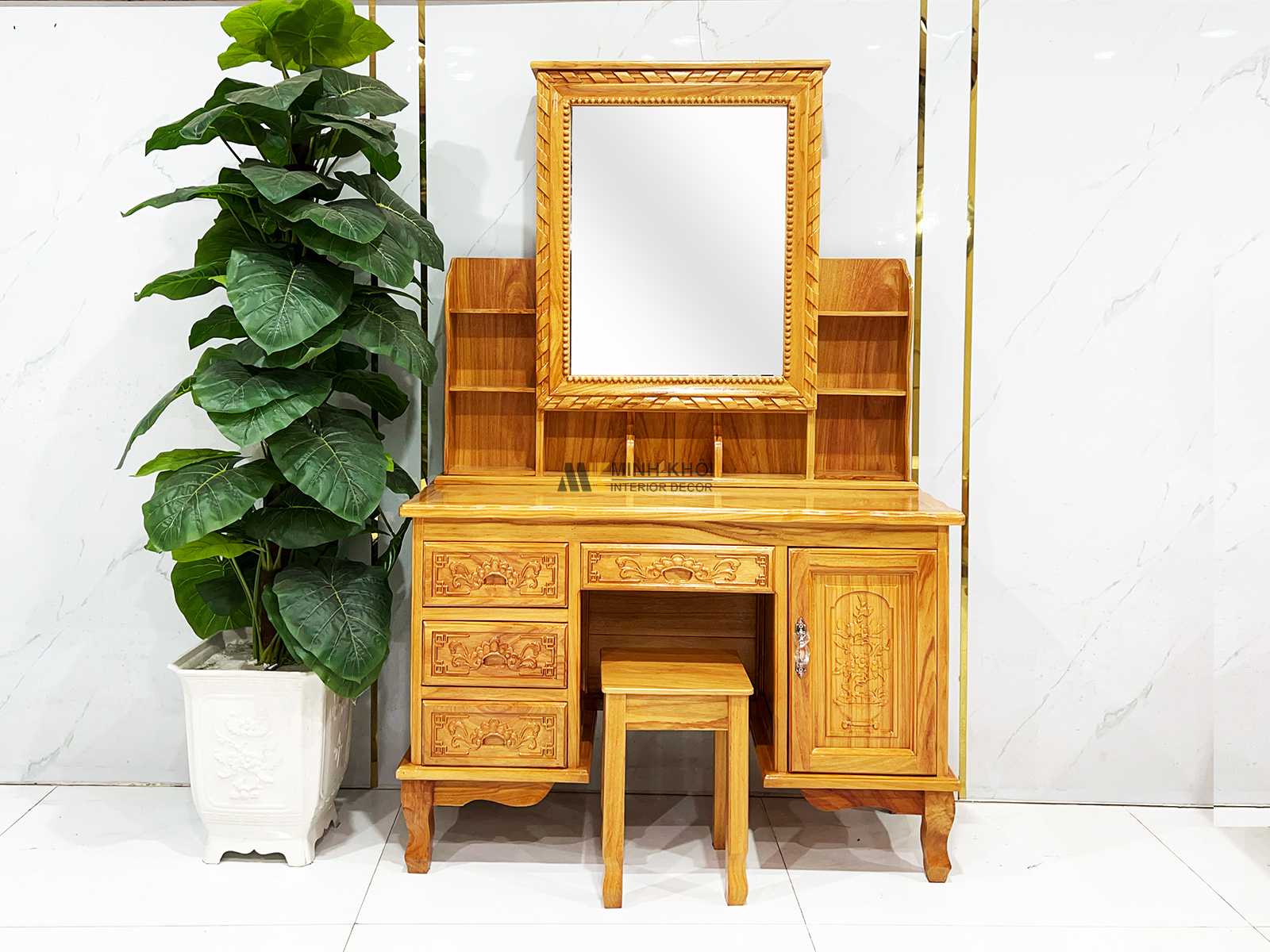 ban-trang-diem-go-go-do_2