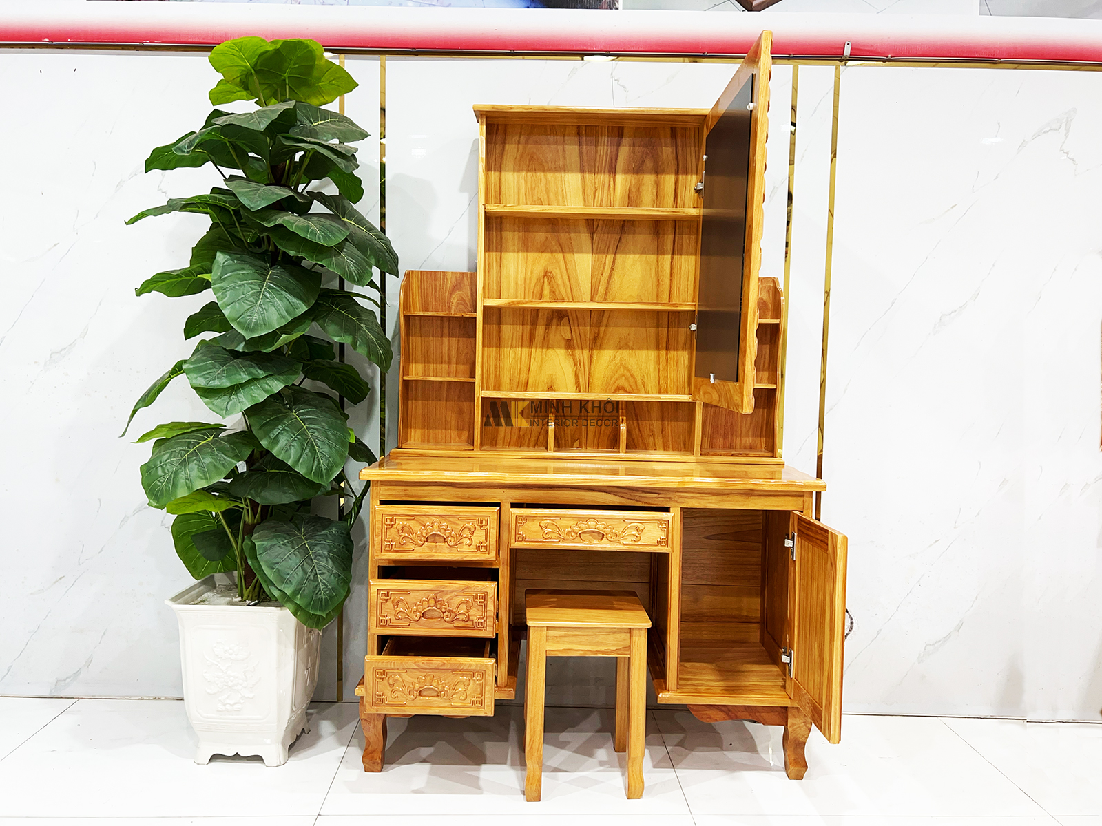 ban-trang-diem-go-go-do_3