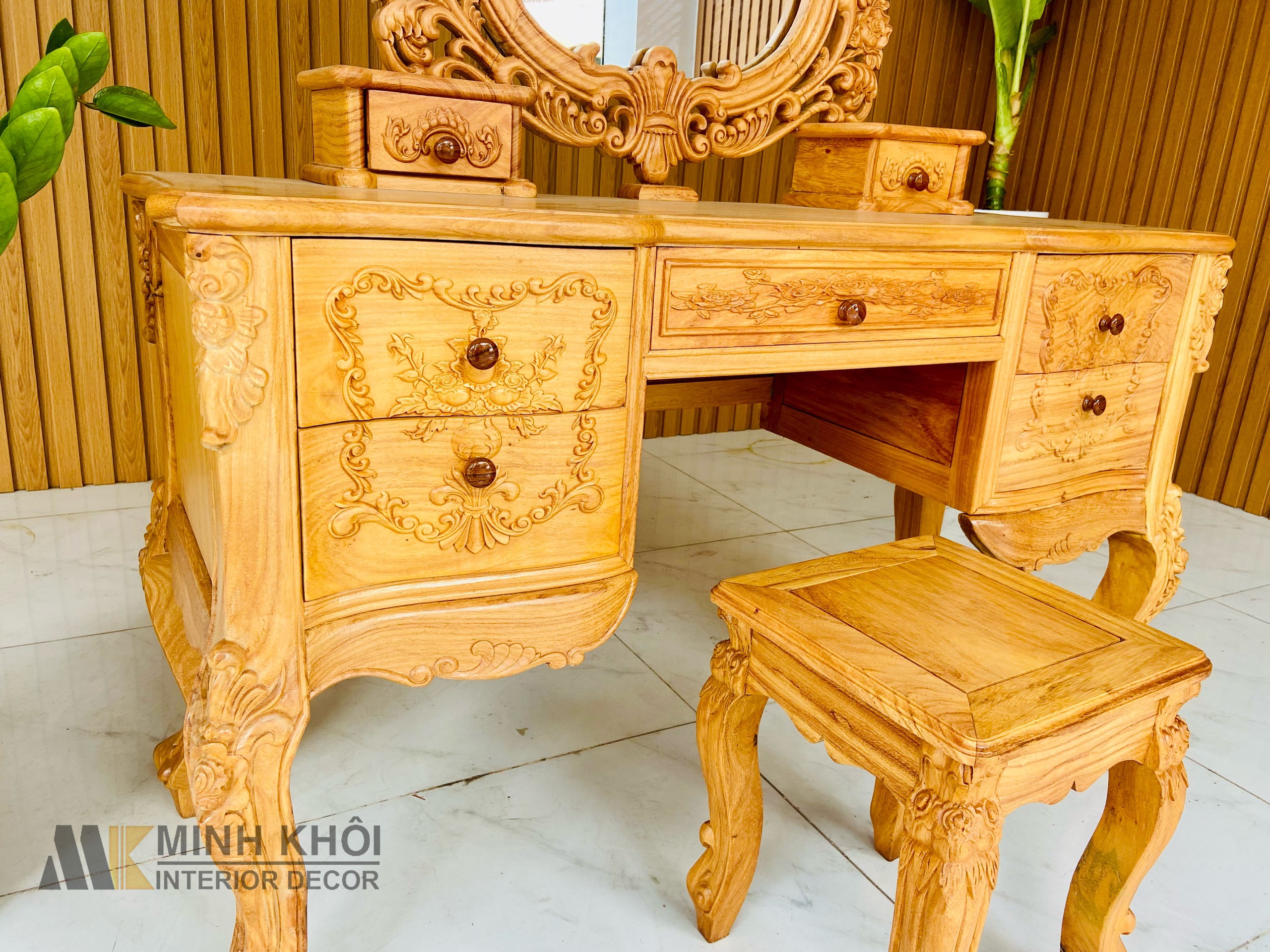 Bàn Trang Điểm Gõ Louis 5 Hộc Kéo- BTD278