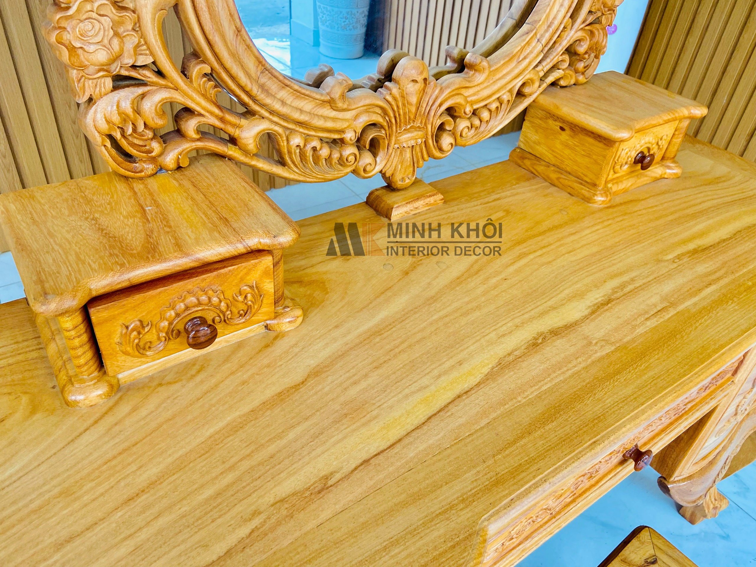 Bàn Trang Điểm Gõ Louis 5 Hộc Kéo- BTD278