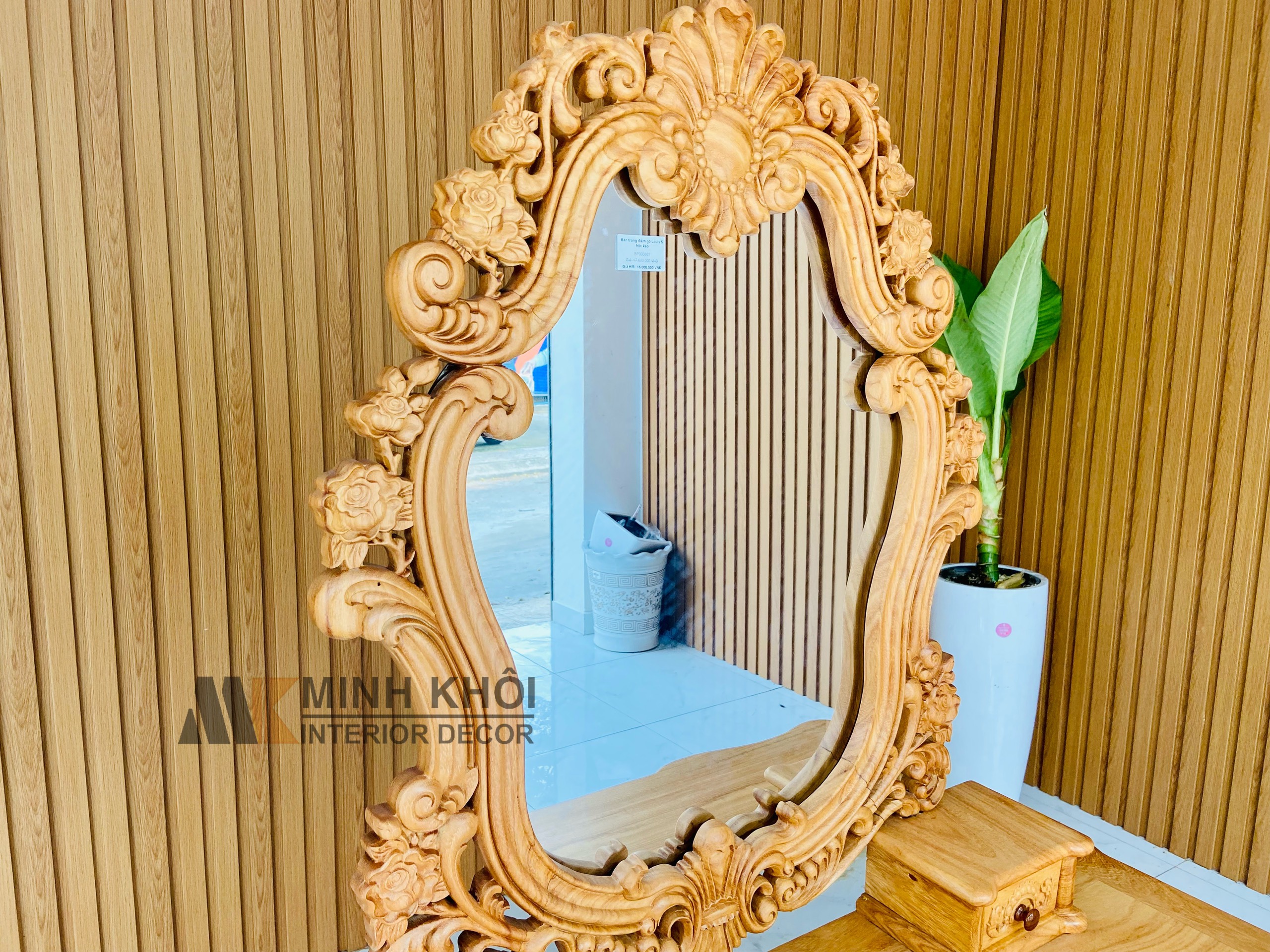 Bàn Trang Điểm Gõ Louis 5 Hộc Kéo- BTD278