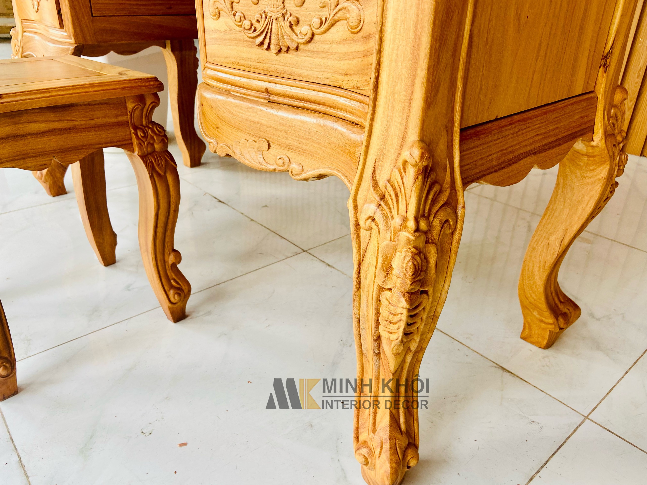 Bàn Trang Điểm Gõ Louis 5 Hộc Kéo- BTD278