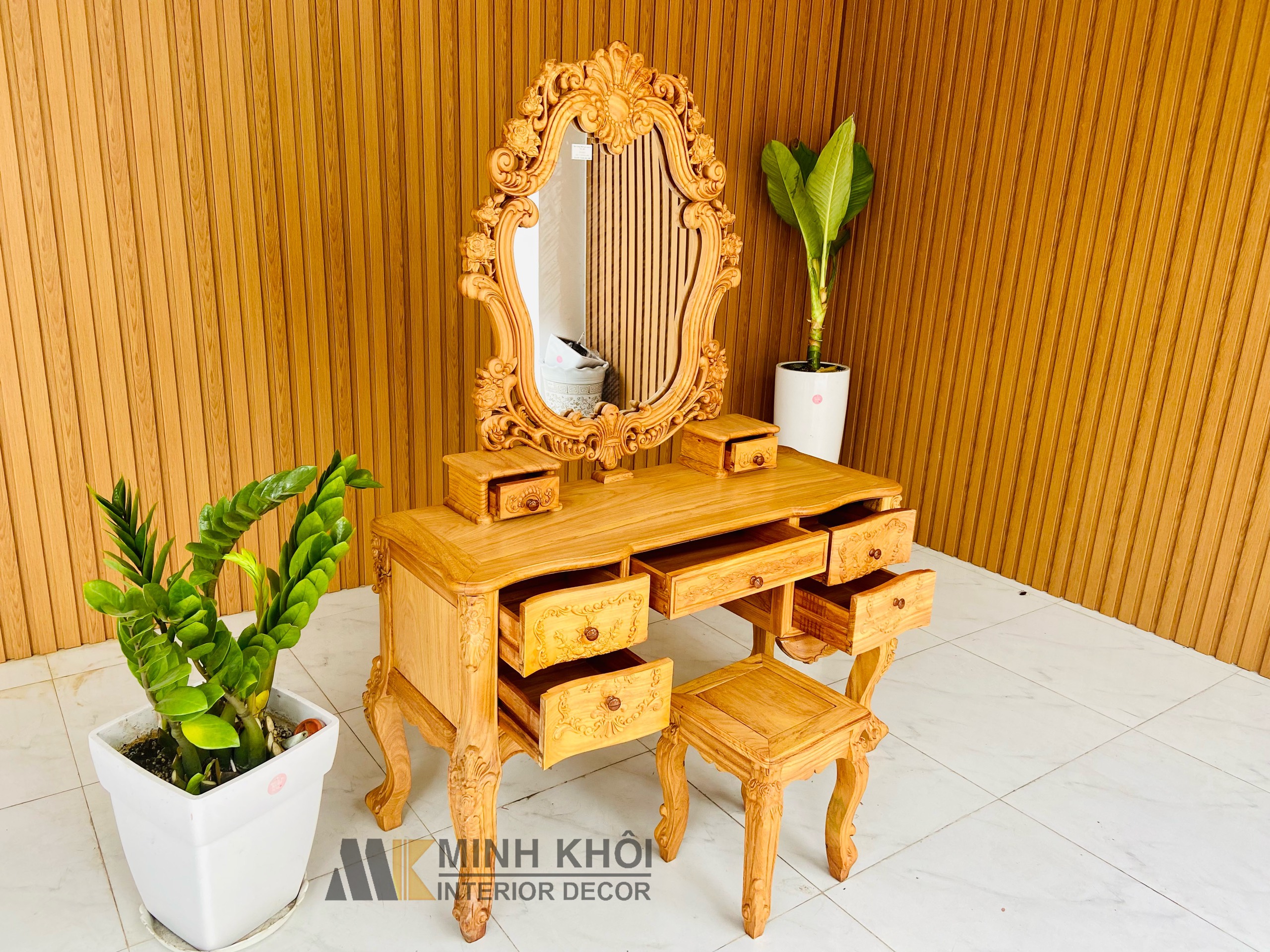 Bàn Trang Điểm Gõ Louis 5 Hộc Kéo- BTD278