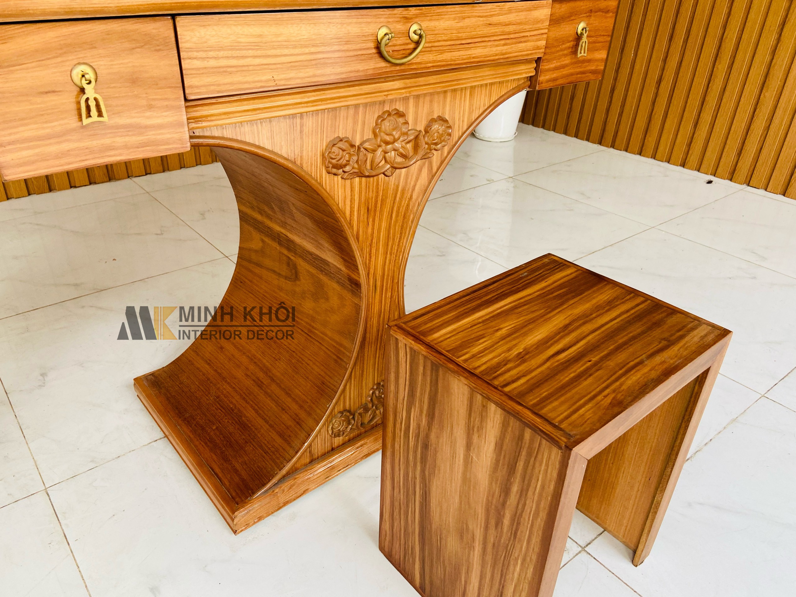 Bàn trang điểm hương xám tiên cá 90cm - BTD277