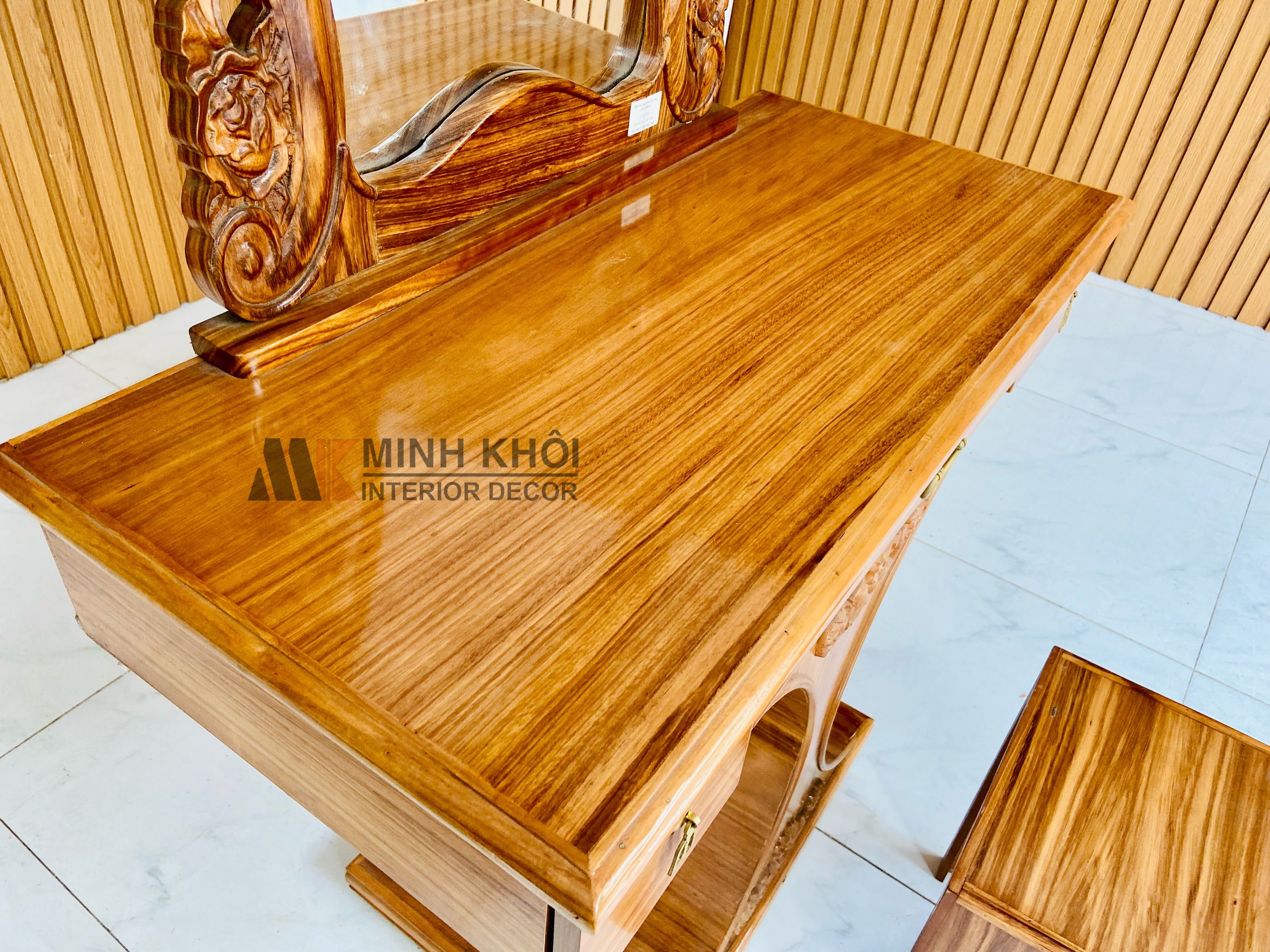 Bàn trang điểm hương xám tiên cá 90cm - BTD277