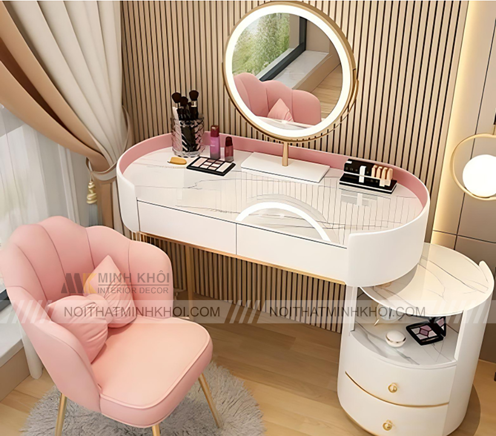Bàn trang điểm màu hồng xinh xắn