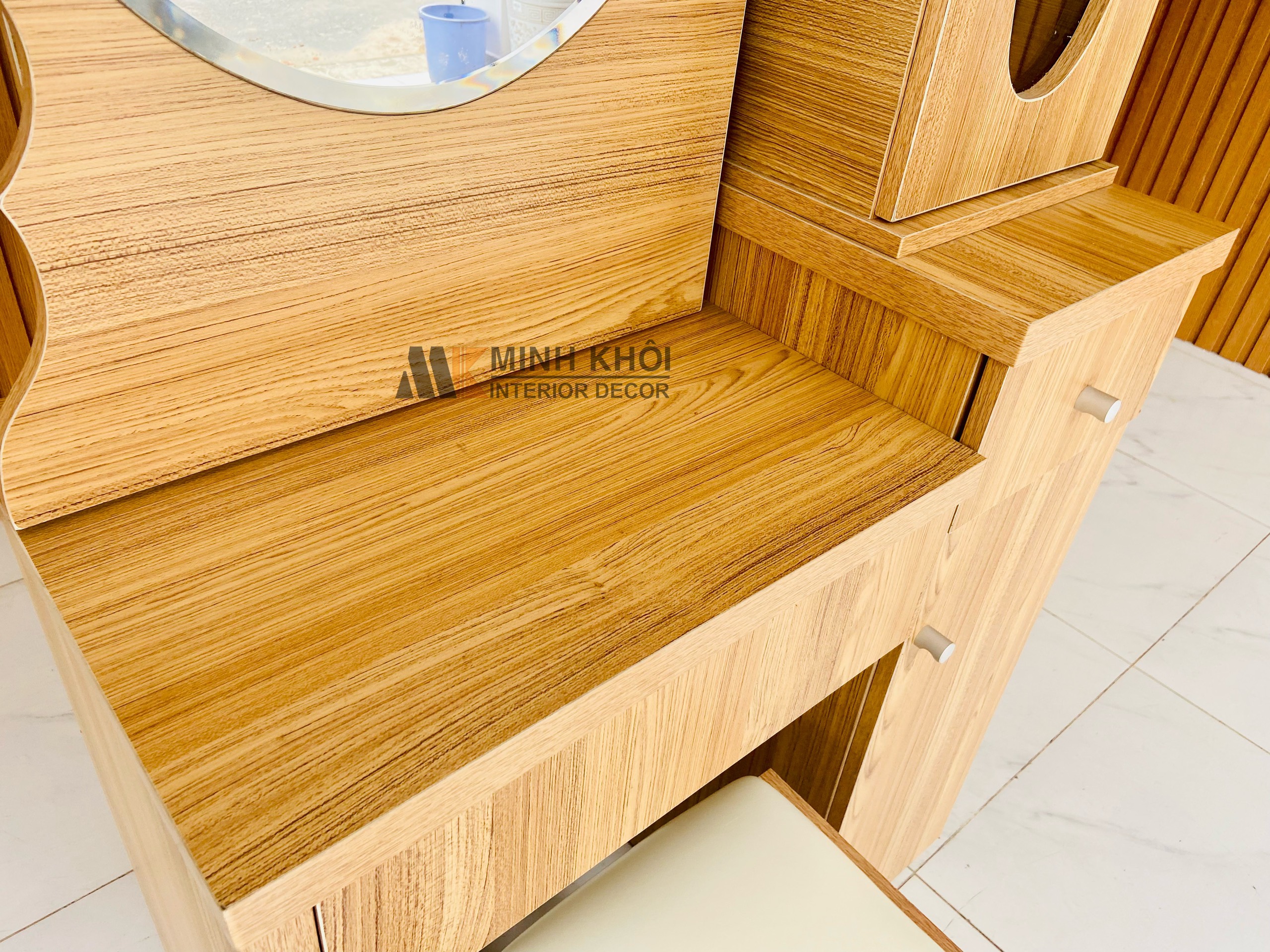 Bàn Trang Điểm MFC 80cm Kính Lùa - BTD104