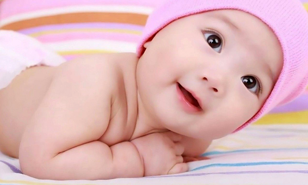 Bé trai sơ sinh đẹp