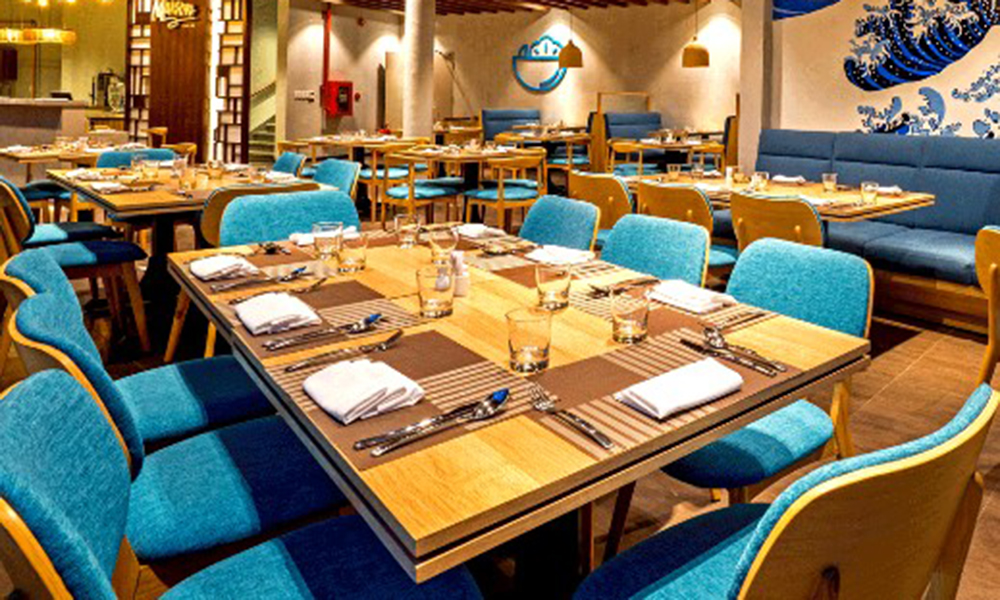 Bộ bàn ăn nhà hàng gỗ công nghiệp