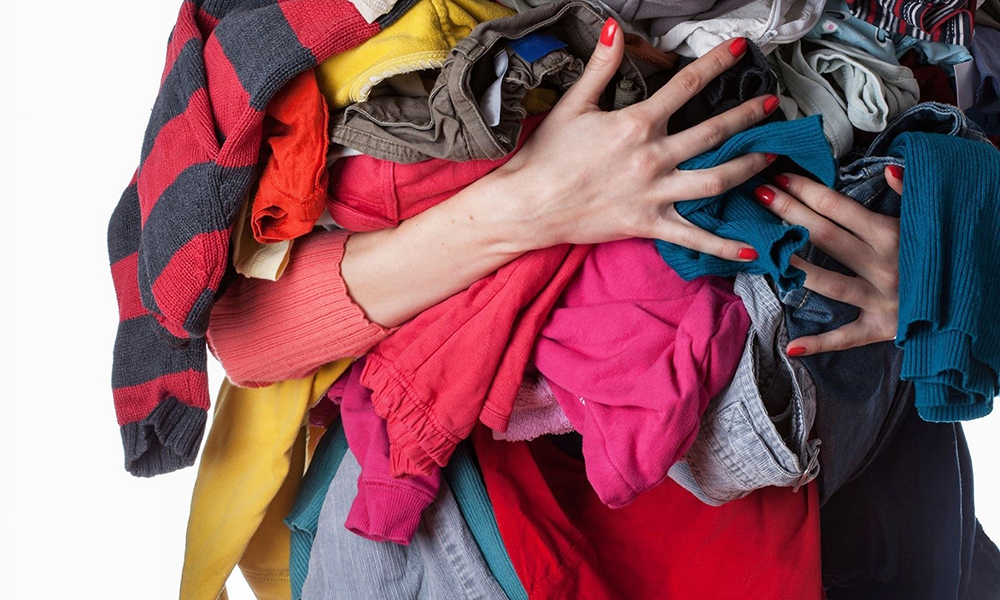 Bỏ bớt những món đồ không sử dụng trong tủ quần áo