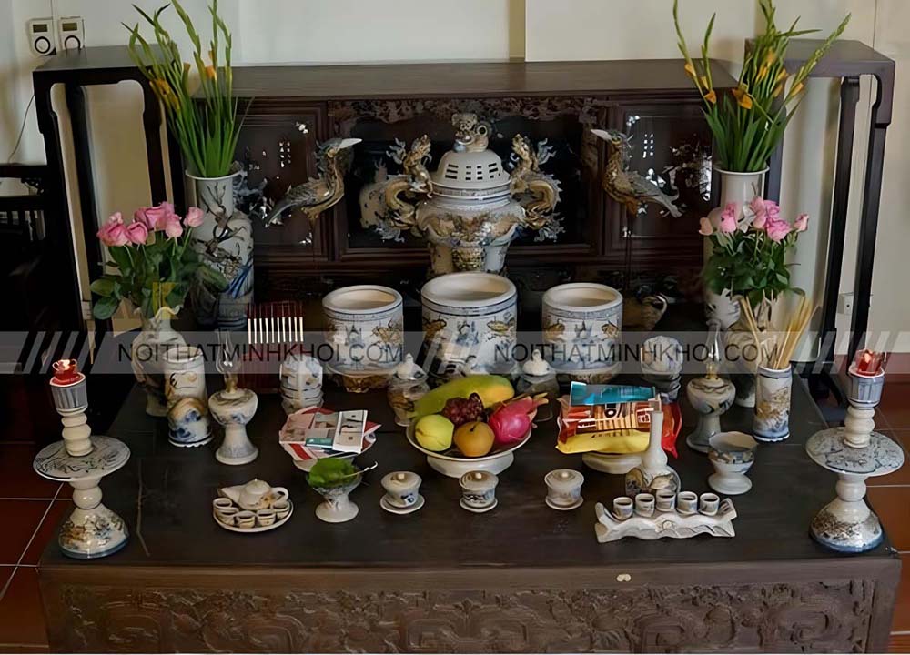 Cách đặt 3 bát hương trên bàn thờ
