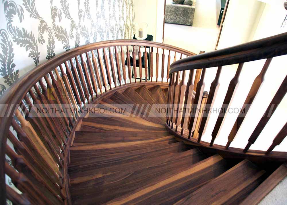 Cầu thang gỗ óc chó