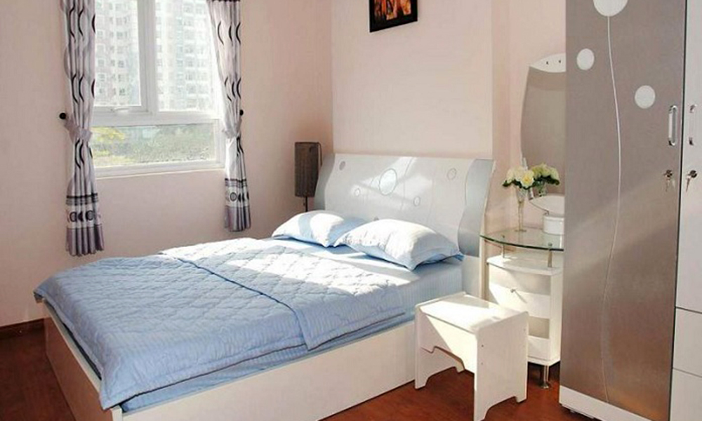 Để dao đầu giường ngủ nên hay không? Tại sao?