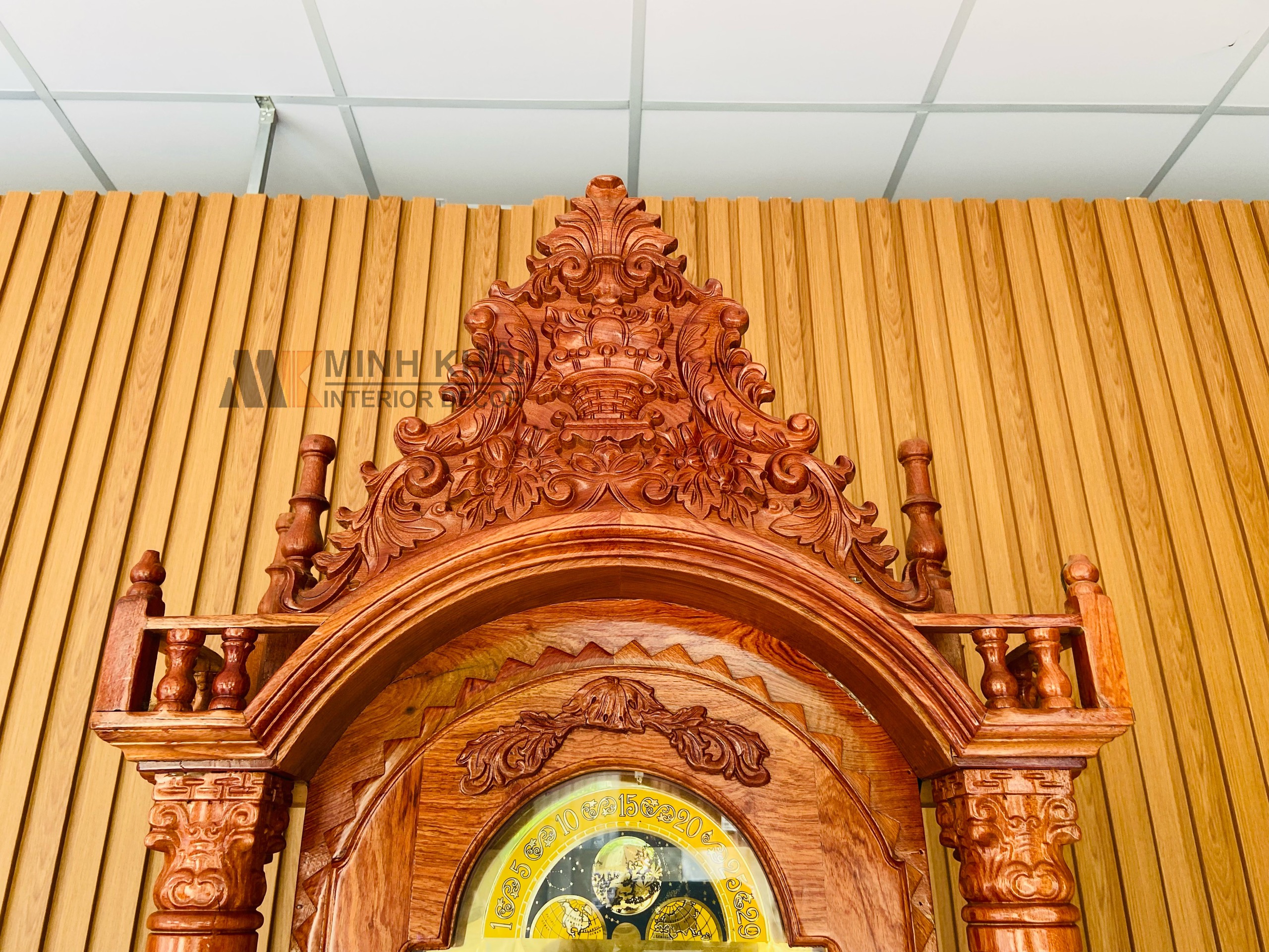 Đồng Hồ Gỗ Hương Đá Hình Tháp - DH004