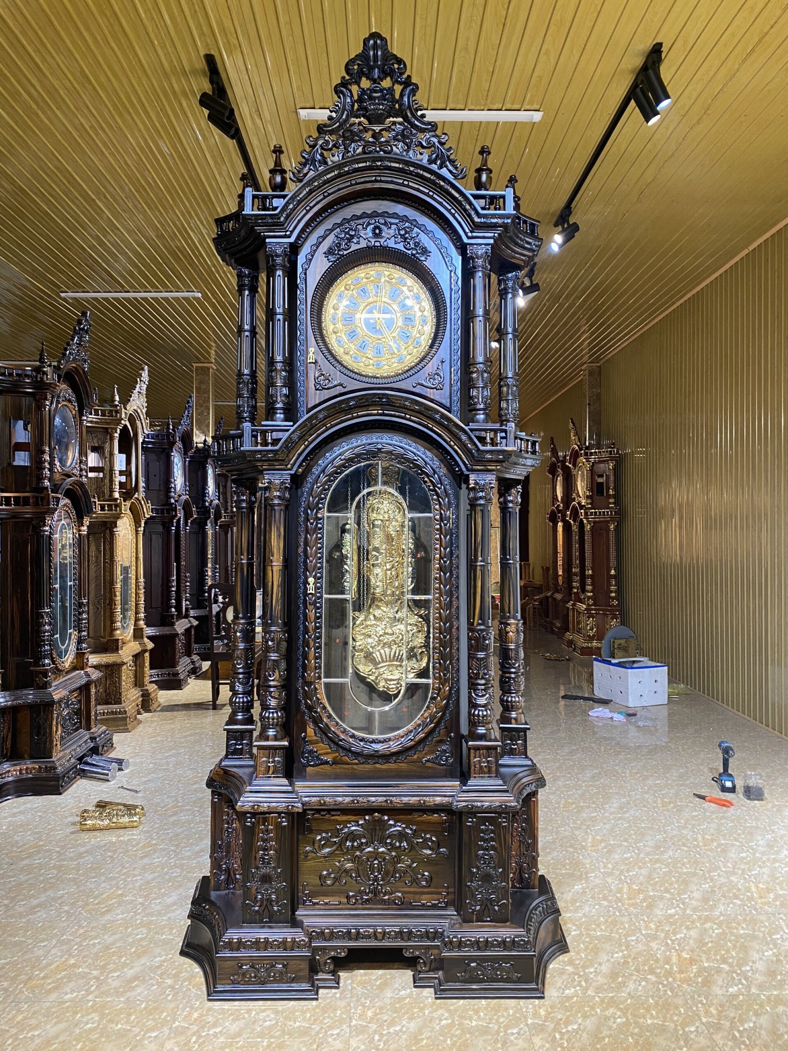 Đồng Hồ Gỗ Mun Sọc Hình Tháp - DH905