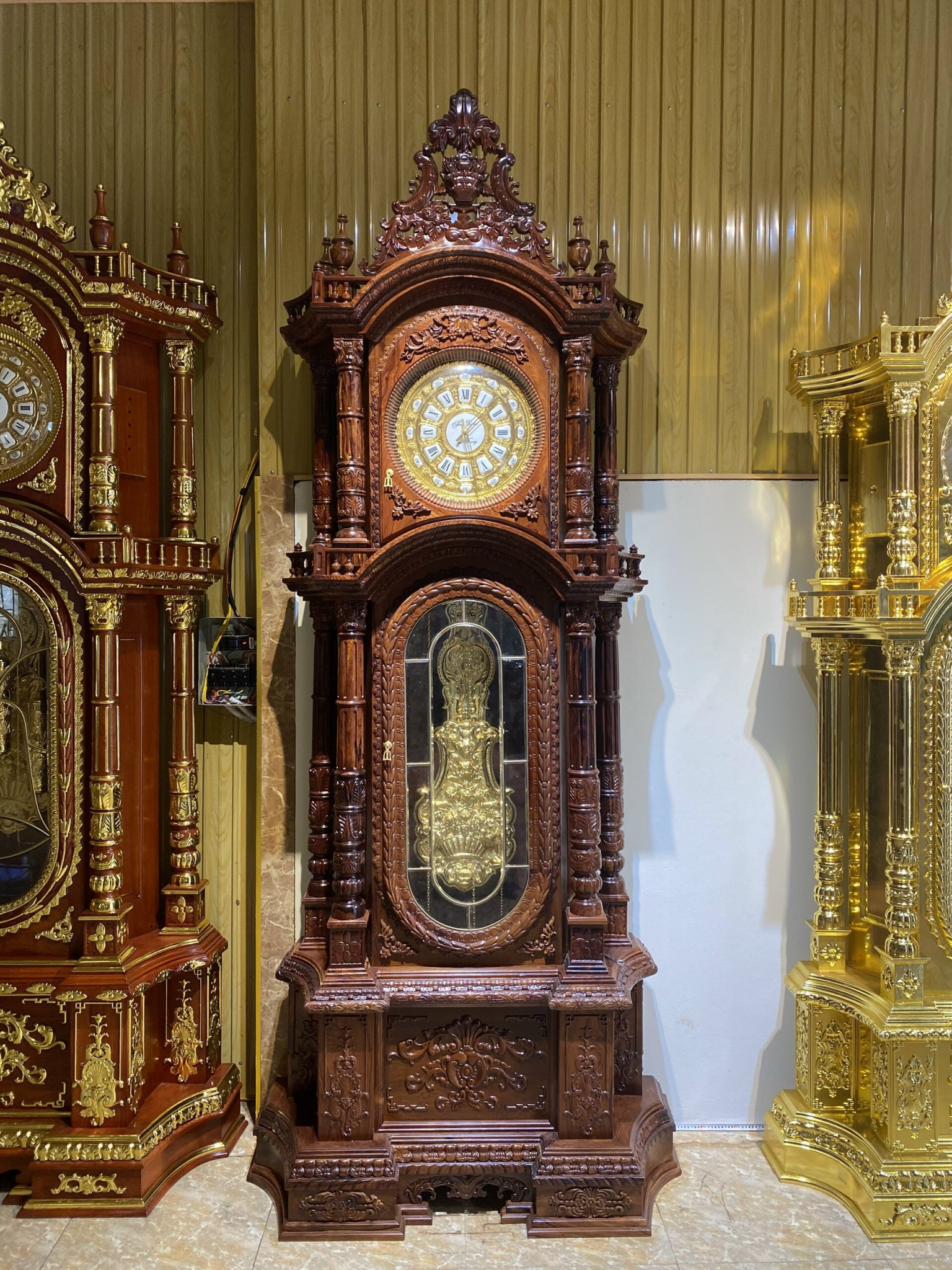 Đồng Hồ Gỗ Mun Sọc Hình Tháp - DH905