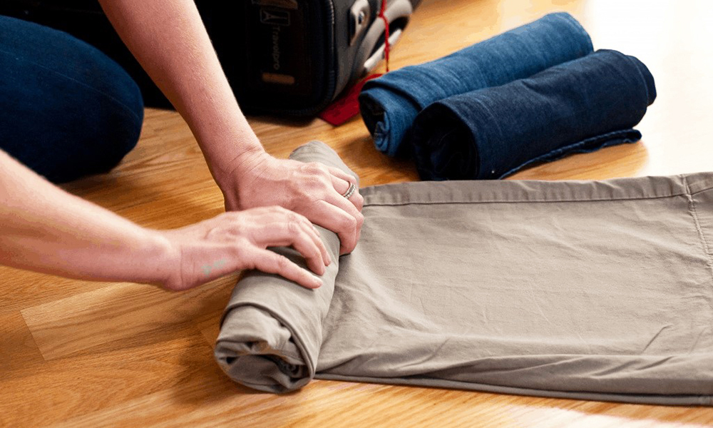 Gấp gọn quần áo theo chiều thẳng